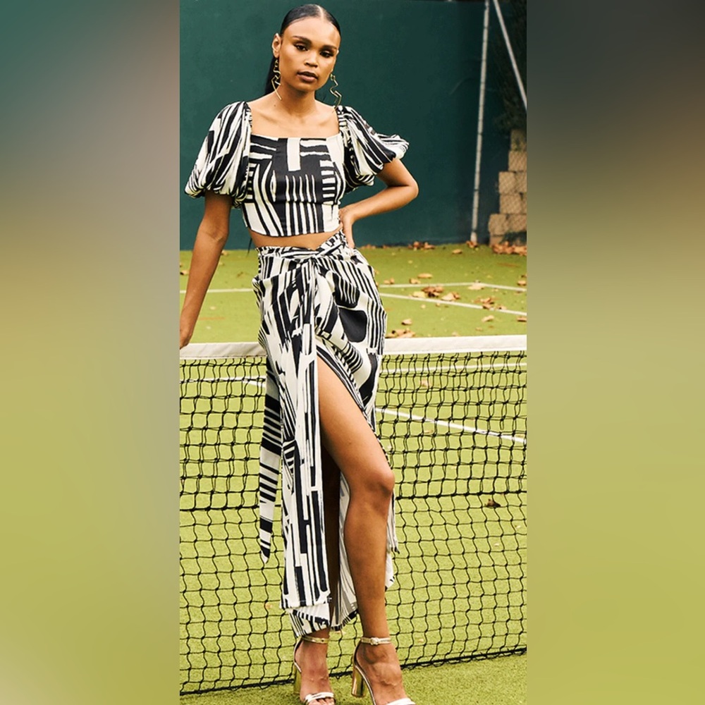 Diarrablu black and white print top ( Large) w/ matching skirt (XL) MSRP $320